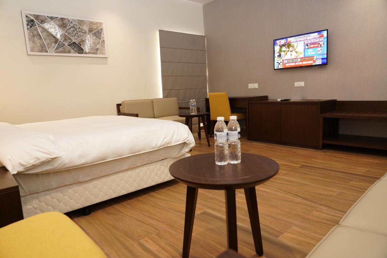 Hotel D Dev Vijayawada Exterior photo